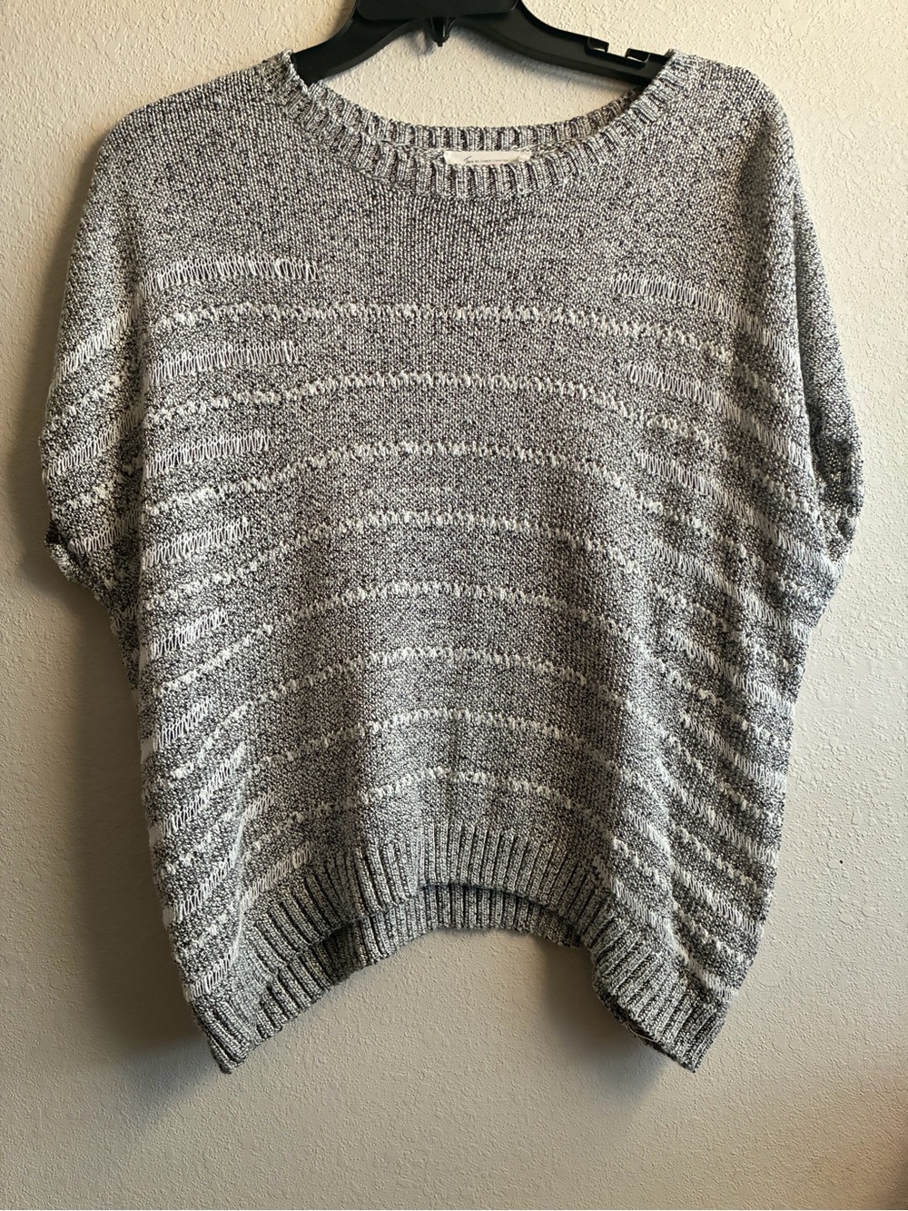 Vince Camuto Heathered Gray Short-Sleeve Knit Sweater